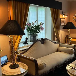 House 5* Chester